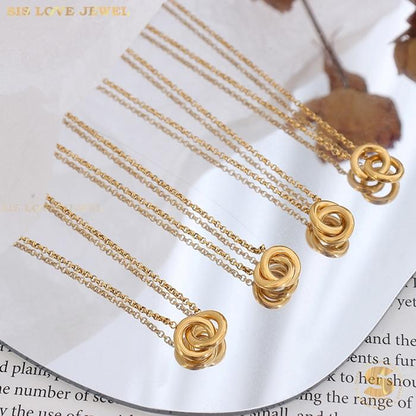 Interlocking Rings Necklace N002