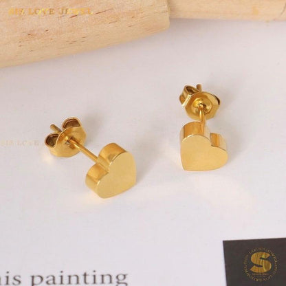 Dainty Love Heart Studs S037
