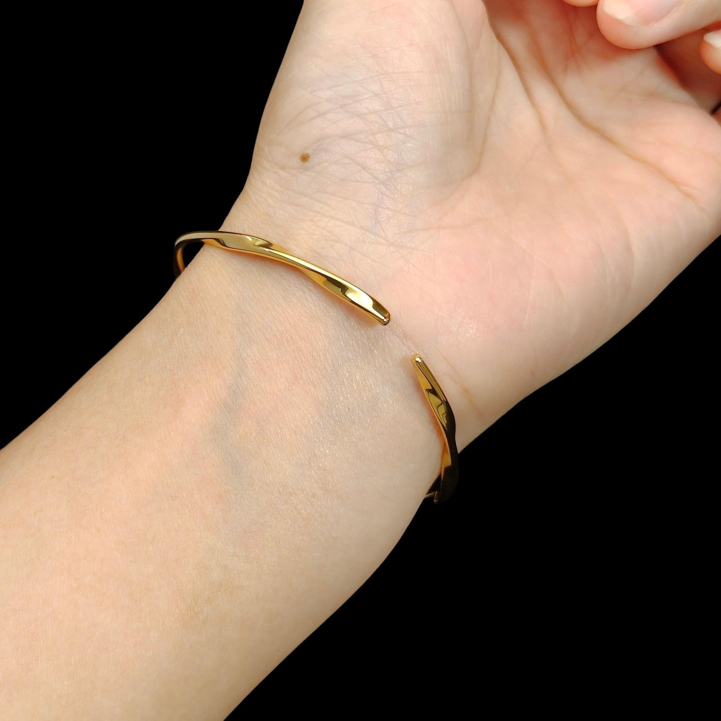 Simple Thin Twisted Adjustable Bangle H145