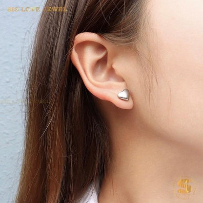 Dainty Puffy Heart Studs S040