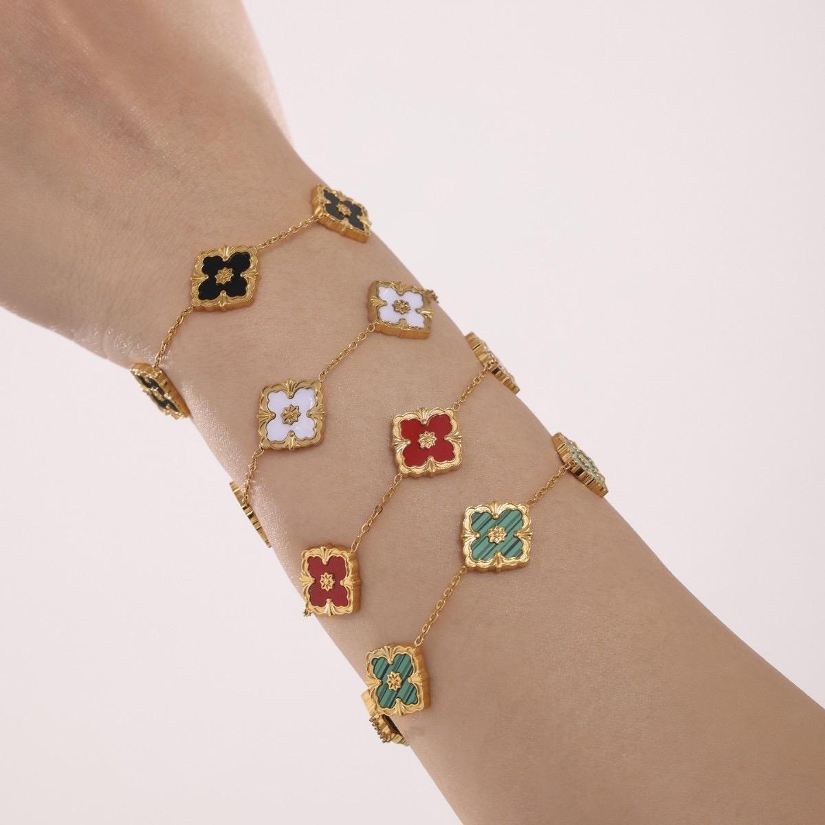 Clover Charm Bracelet B208