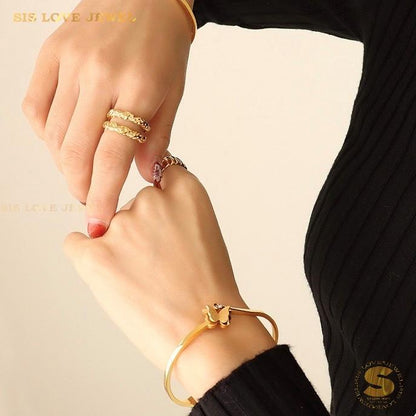 Butterfly Oval Bangle H017