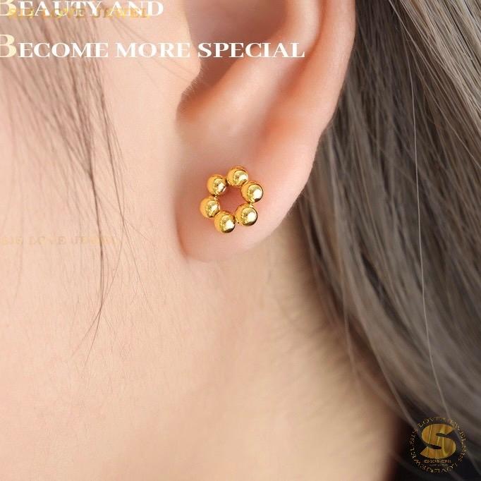 Dainty Beaded Flower Studs S007