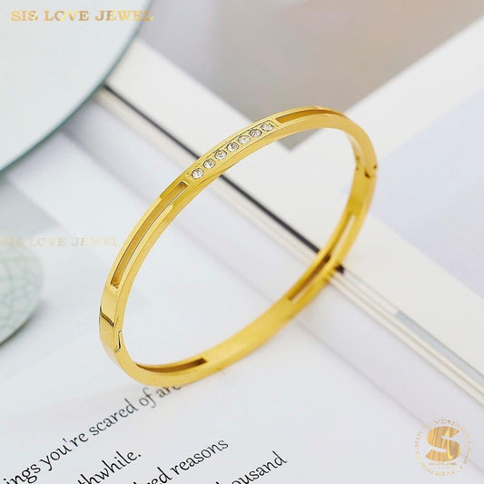 Oval Zirconia Bangle H052