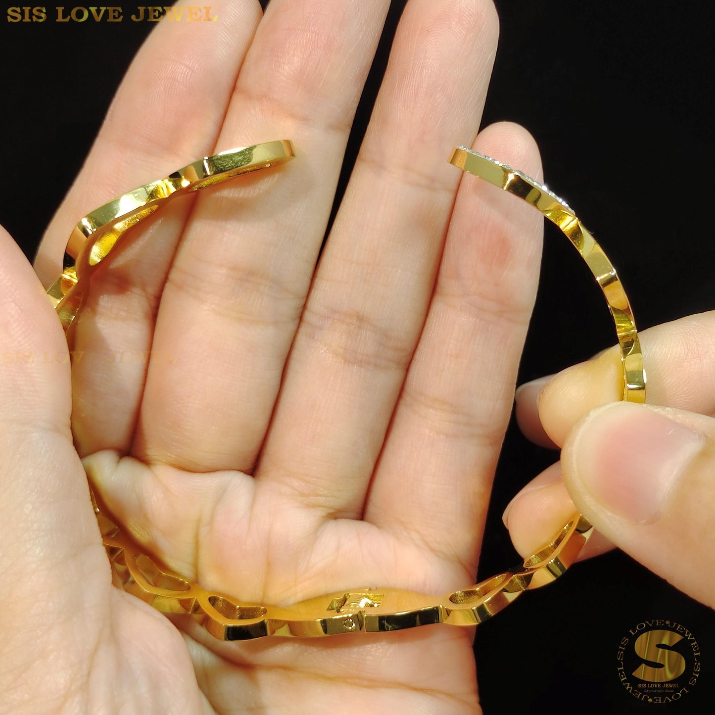 Love Oval Bangle H138