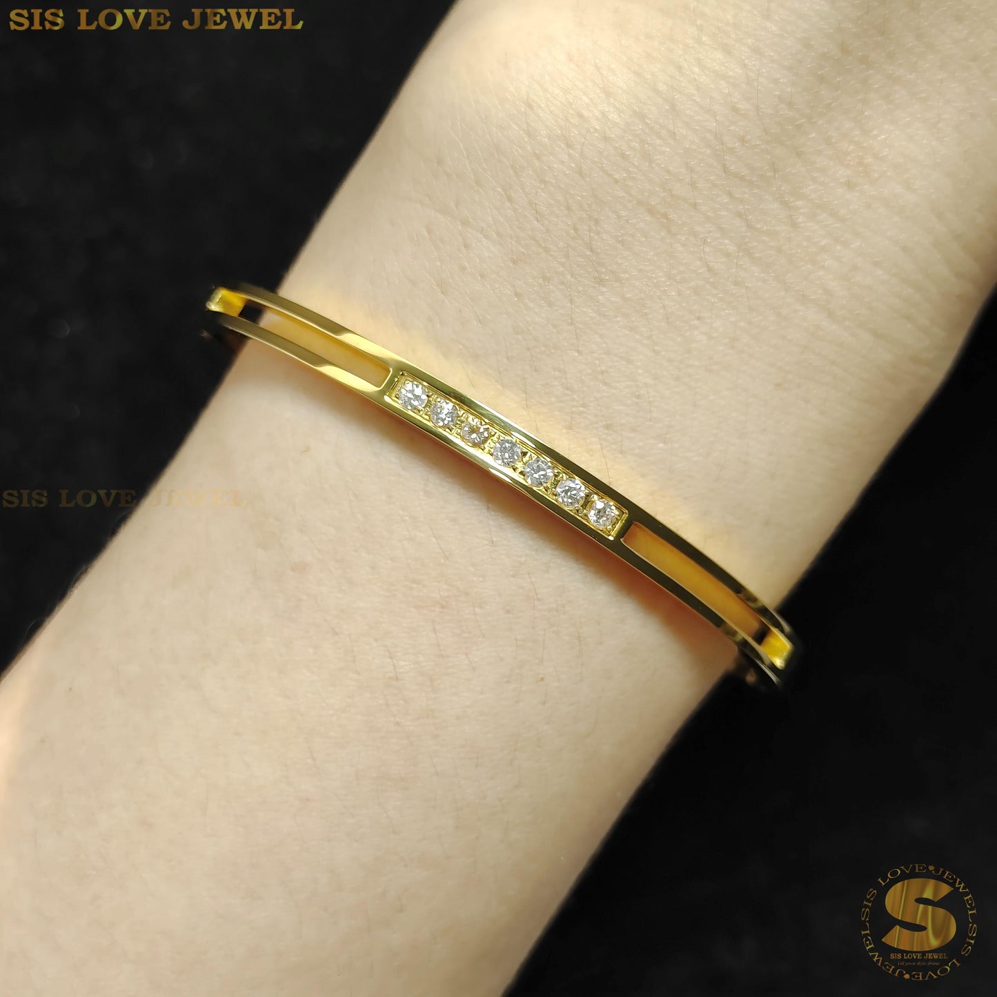 Oval Zirconia Bangle H052