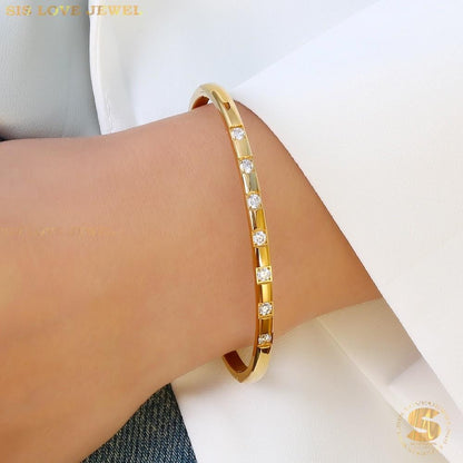 Half Row Zirconia Bangle H023 Gold