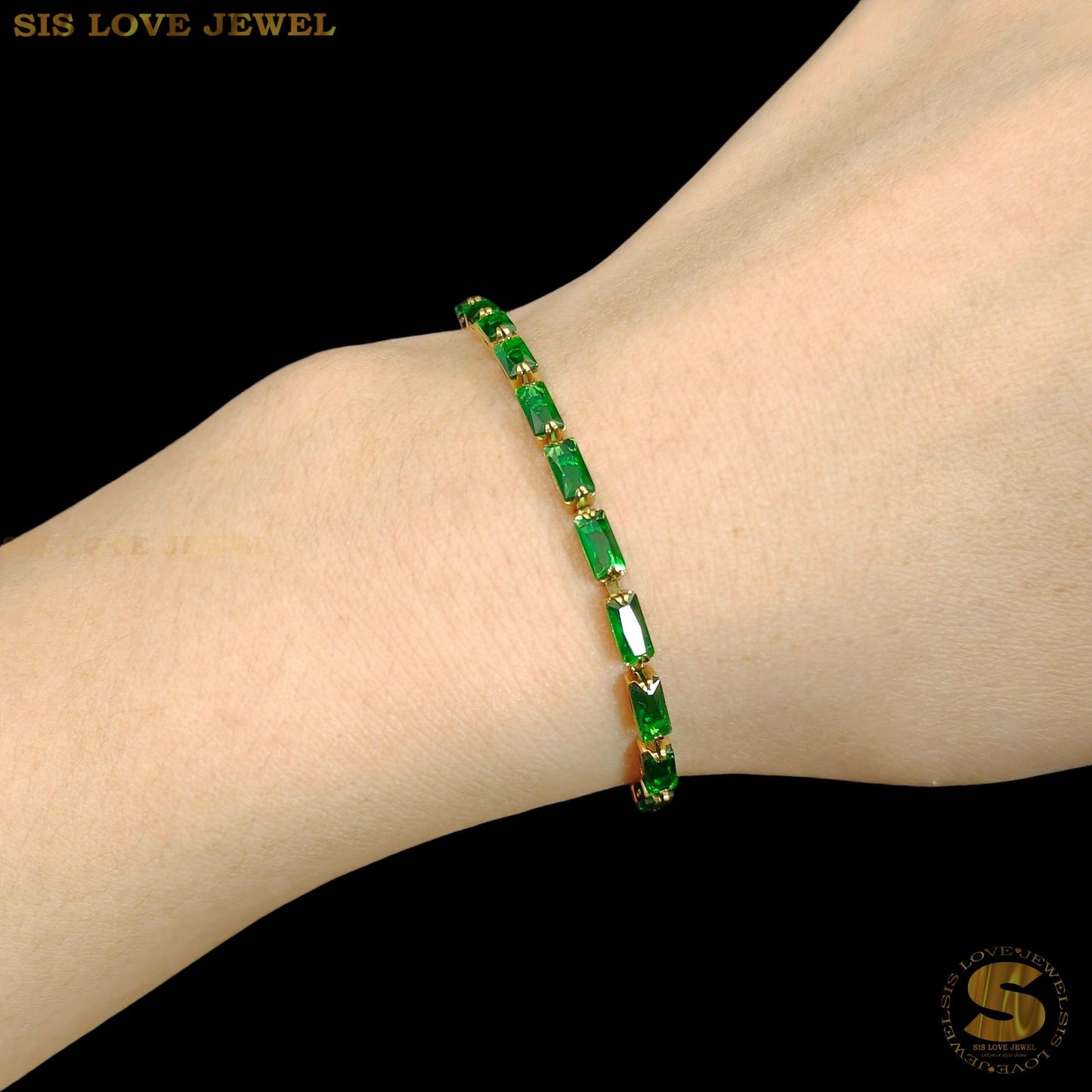 Green Color Cubic Zirconia Bracelet B094