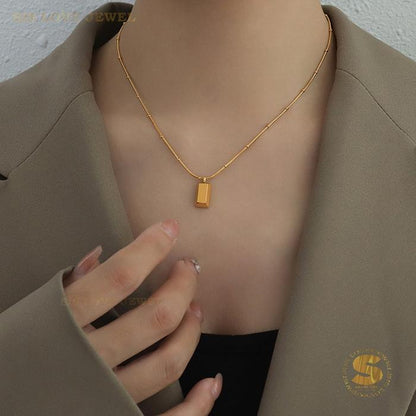 Chic Gold Bar Necklace N040