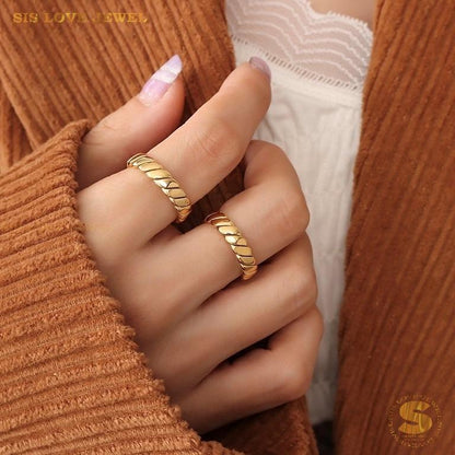 Simple Gold Plated Ring R020