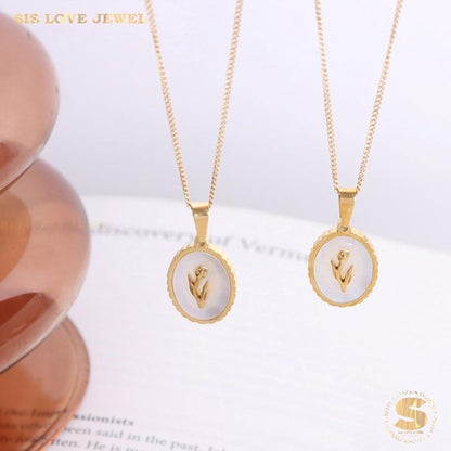 Tulip Shell Pendant Necklace N059