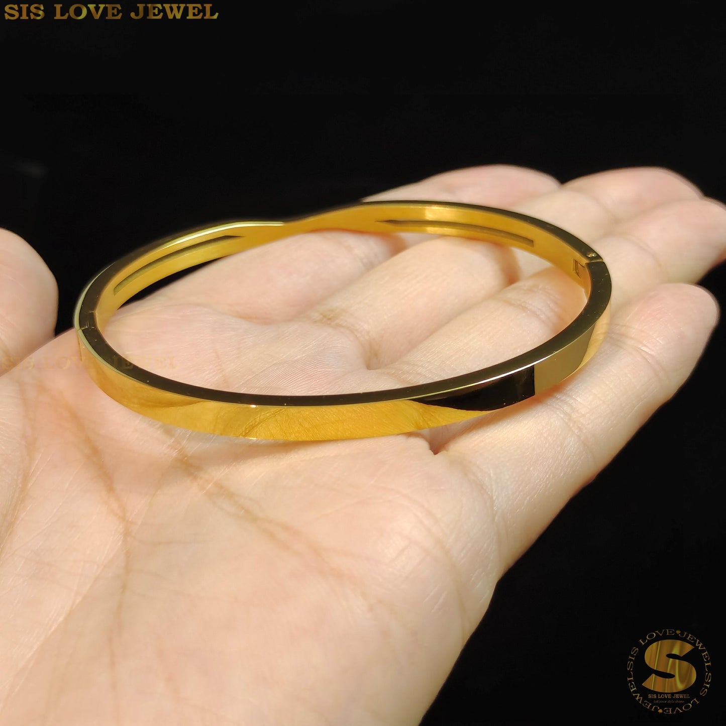 Matte Minimalist Cross Oval Bangle H099