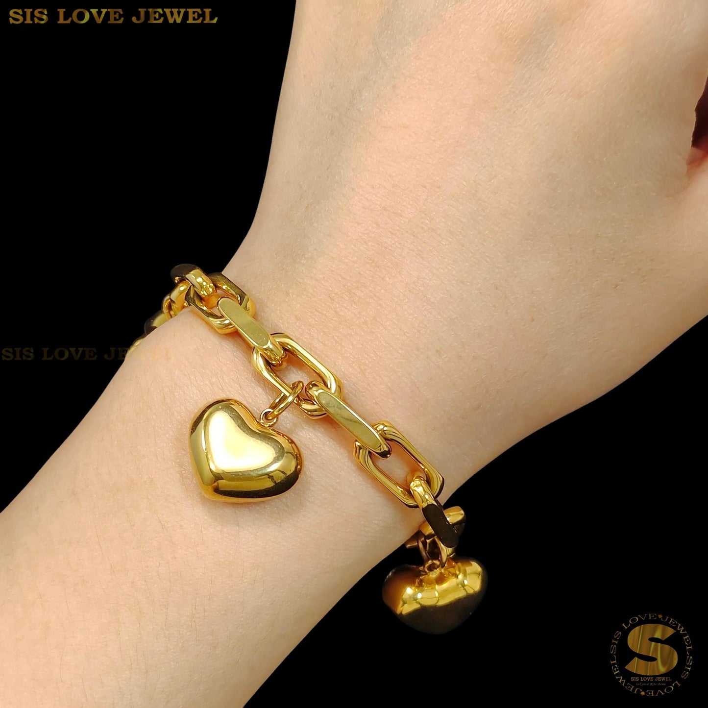 Chunky Heart Charm Gold Bracelet B266