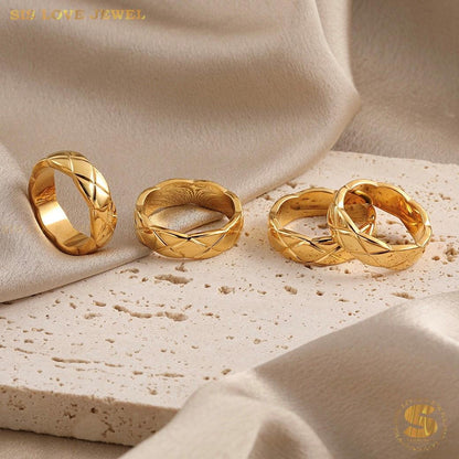 Knot of Love Ring R037