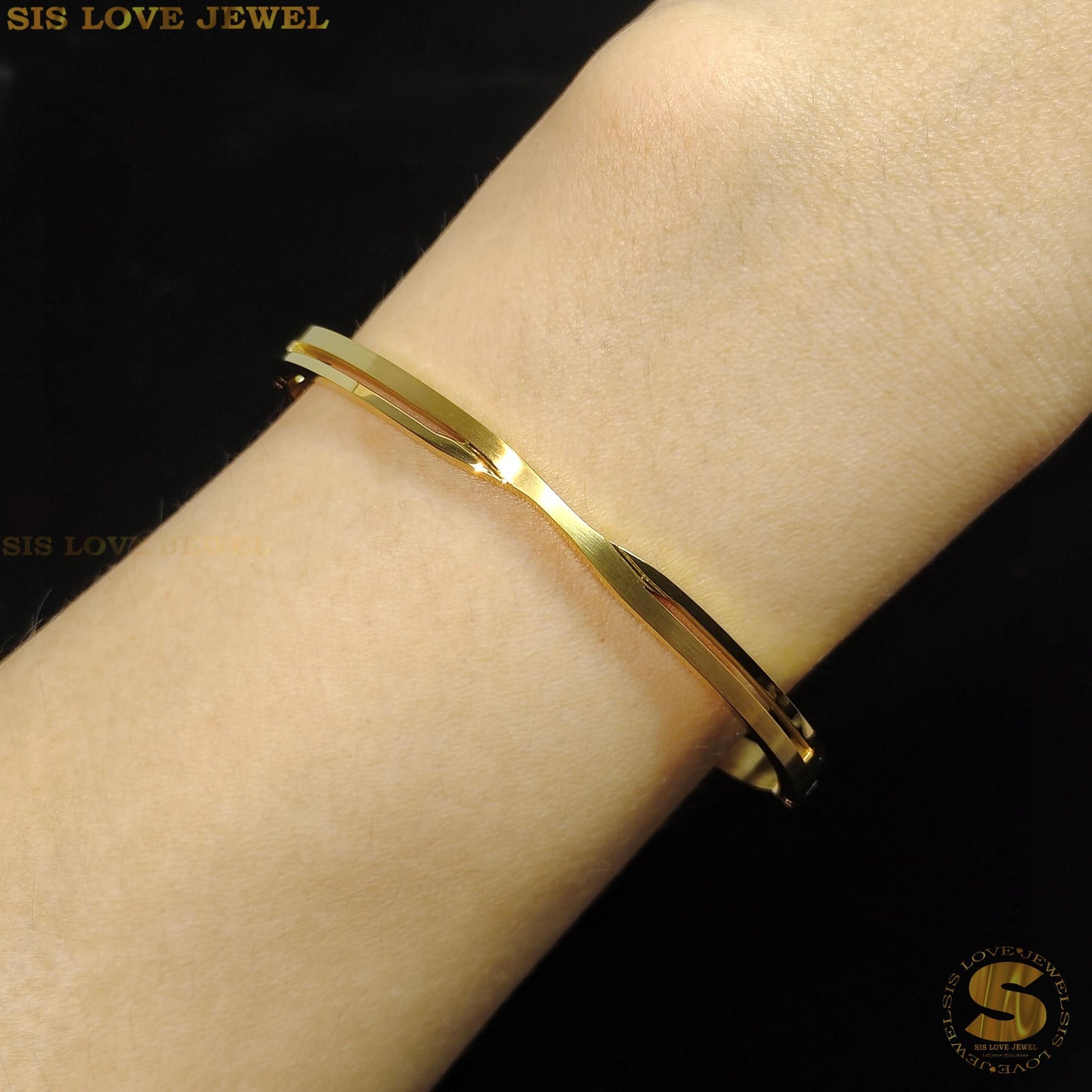 Matte Minimalist Cross Oval Bangle H099