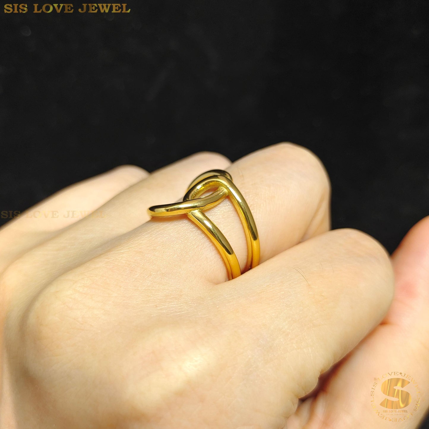 Twist of Elegance Ring R052