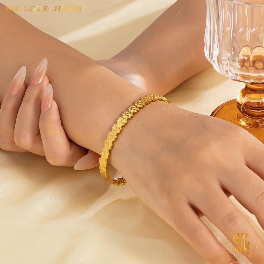 Sweet 18K Gold Flower Bangle H179