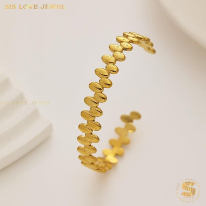 Gleaming Grace Adjustable Bangle H141