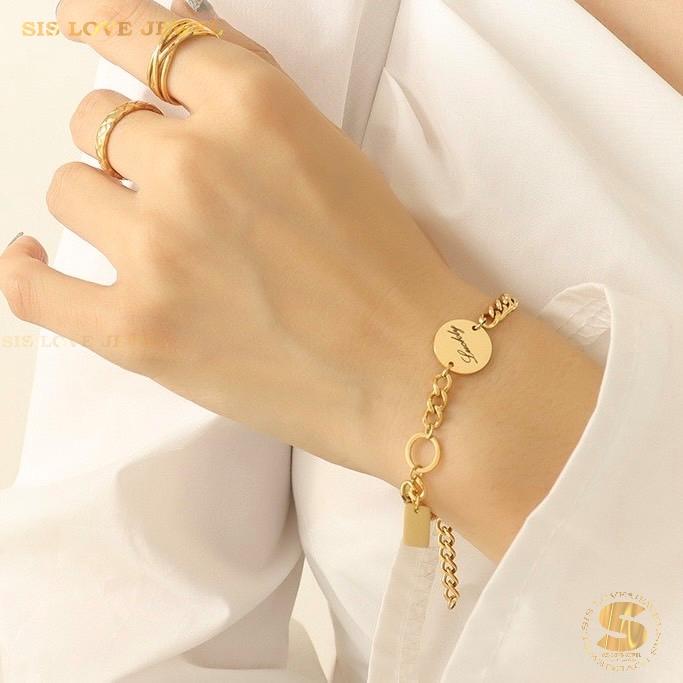 Lucky Round Card Bracelet B015