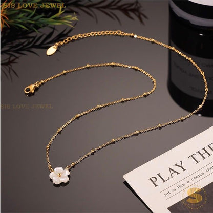 White Flower Shell Necklace N118
