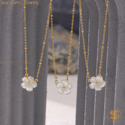 White Flower Shell Necklace N118