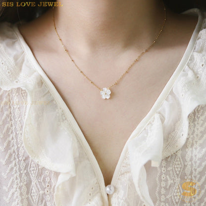 White Flower Shell Necklace N118